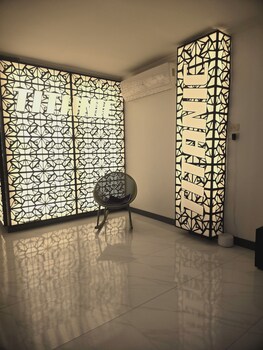 titanic residence 7 minute walk to the beach