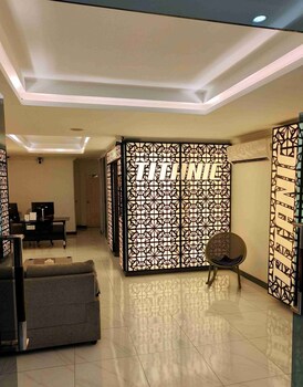 titanic residence 7 minute walk to the beach