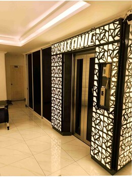 titanic residence 7 minute walk to the beach