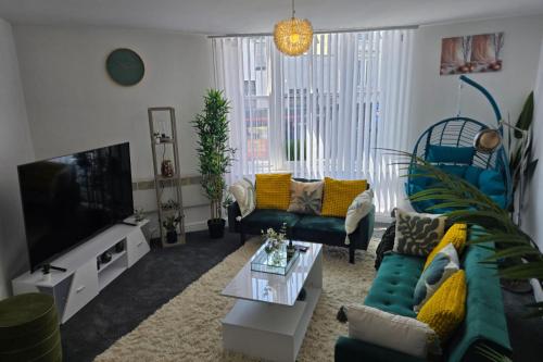 glams cozy city apartment in wolverhampton