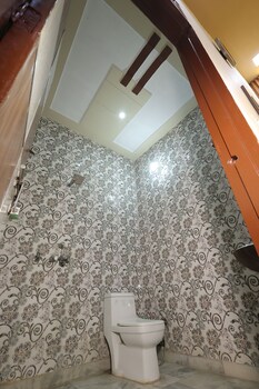 prem aashiyana home stay