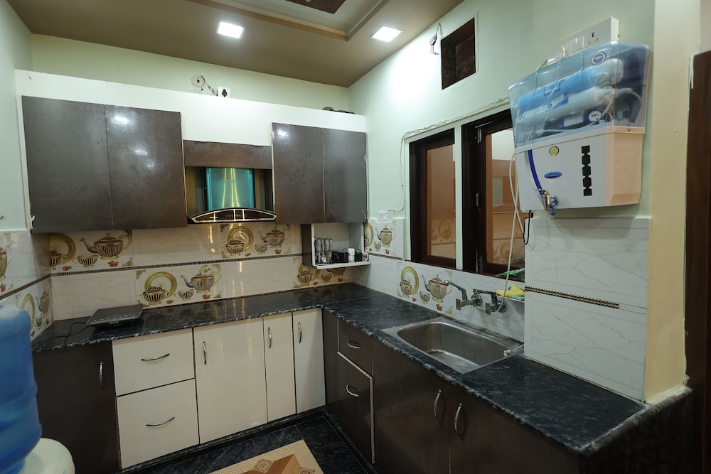 prem aashiyana home stay