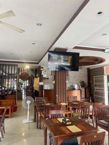 sk residence and restaurant patong
