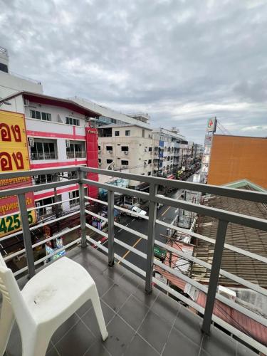 sk residence and restaurant patong