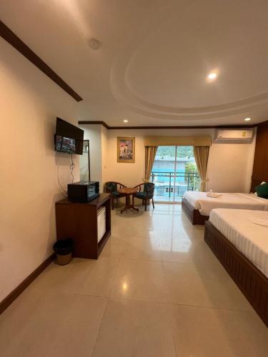 sk residence and restaurant patong