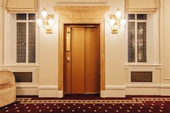 Claridge House By Slo,,5 star