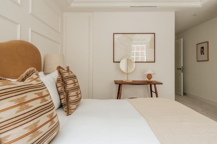 claridge house by slo