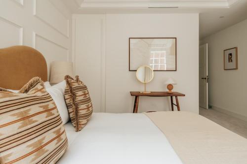 claridge house by slo