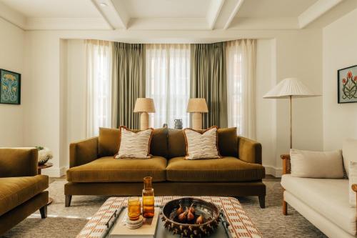 claridge house by slo