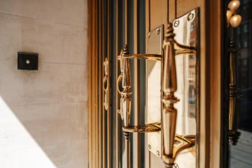 claridge house by slo