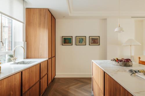 claridge house by slo