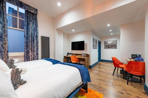 the old lyric hall st david aparthotel