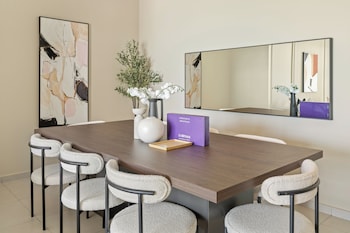 Silkhaus Ajwan C Tower,,0 star