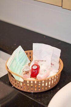 hunter hide pool villa