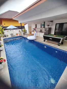 hunter hide pool villa