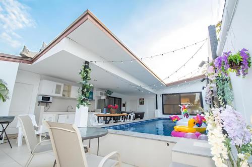 hunter hide pool villa