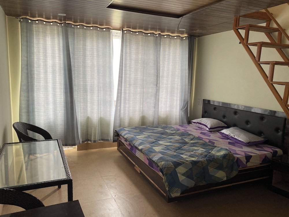 harika palace hidden awayfrom city chaos