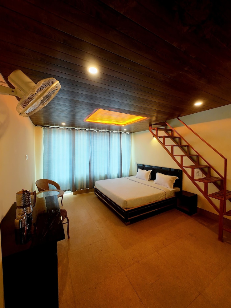 harika palace hidden awayfrom city chaos