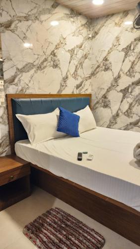 Dharavi Residency,,3 star