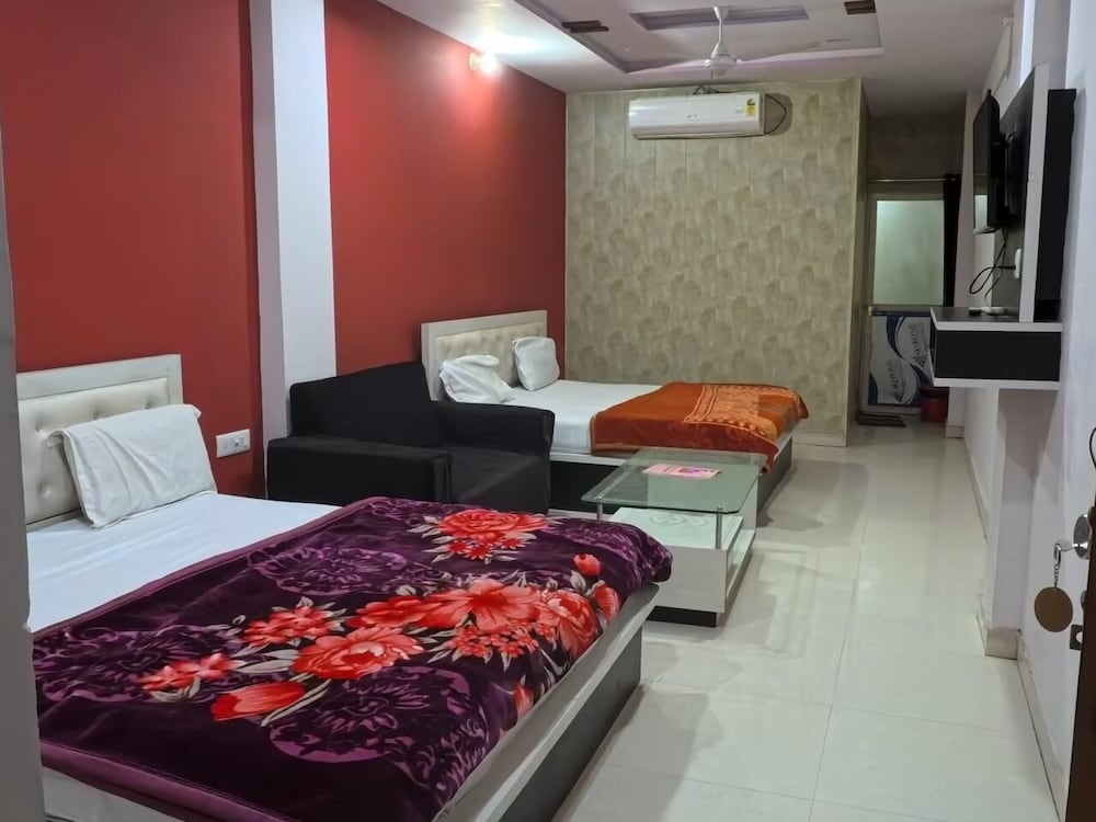 hotel aapno shyam and restaurant