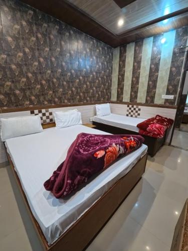 Hotel Aapno Shyam And Restaurant,,2 star