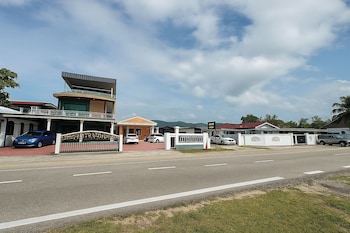 Darul Salam Inn,,3 star