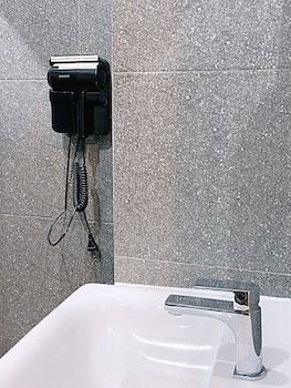 Hlangkha Hostel,,2 star