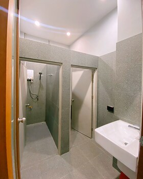 Hlangkha Hostel,,2 star