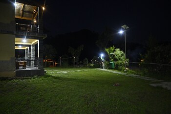 the wild planet treehouses and cottages