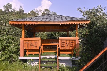 the wild planet treehouses and cottages