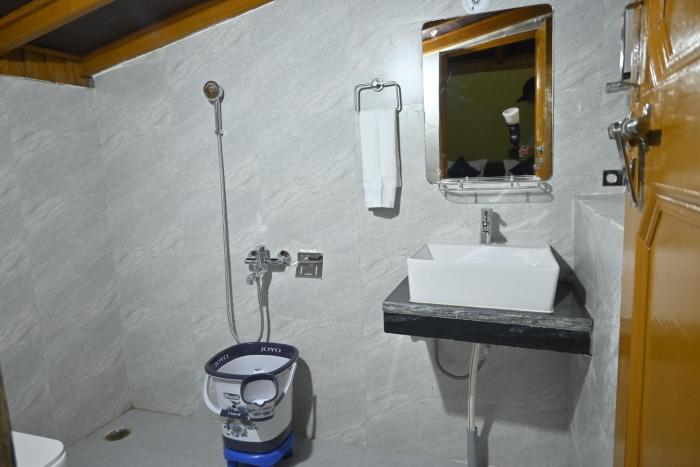 the wild planet treehouses and cottages