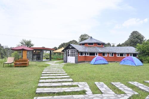 The Wild Planet - Treehouses & Cottages,,2 star