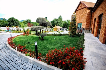 Hill Chalet Hotel & Resort,,3 star