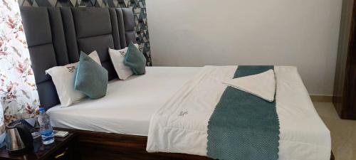 shehnai resort hotel andrestaurant