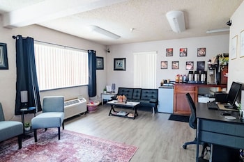 Rose City Inn And Suites,,2 star