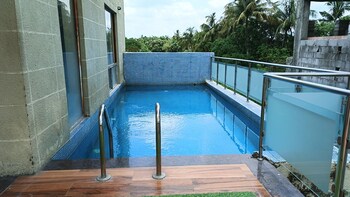 aqua golf villa vedic village