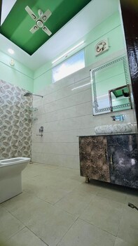 gobravo 48 2bhk farm with pool noida