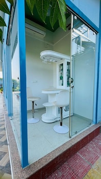 gobravo 48 2bhk farm with pool noida