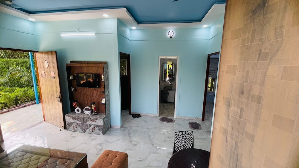 gobravo 48 2bhk farm with pool noida