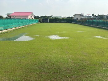 gobravo 48 2bhk farm with pool noida