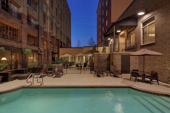 hampton inn and suites new orleans convention center