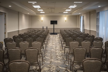 hampton inn and suites new orleans convention center