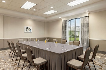 hampton inn and suites new orleans convention center