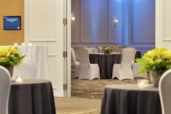 hampton inn and suites new orleans convention center