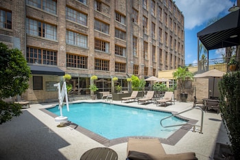 hampton inn and suites new orleans convention center