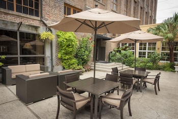 hampton inn and suites new orleans convention center