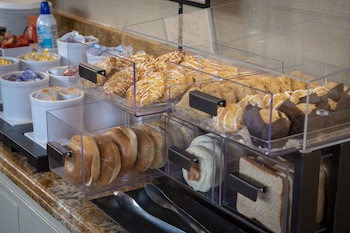 hampton inn and suites new orleans convention center