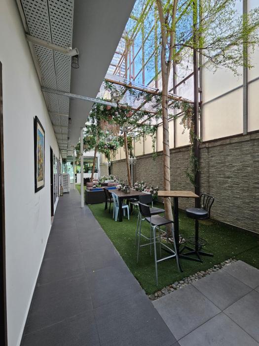 v garden hotel by minsu
