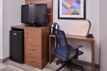 holiday inn express new orleans arts district by ihg