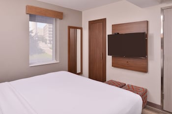 holiday inn express new orleans arts district by ihg